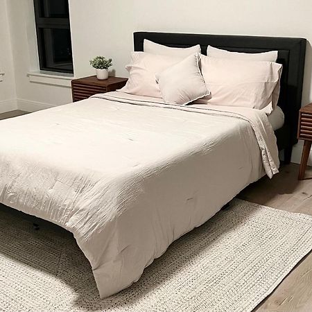 Modern 2 Bed Furnished Apartment In Quincy Bagian luar foto
