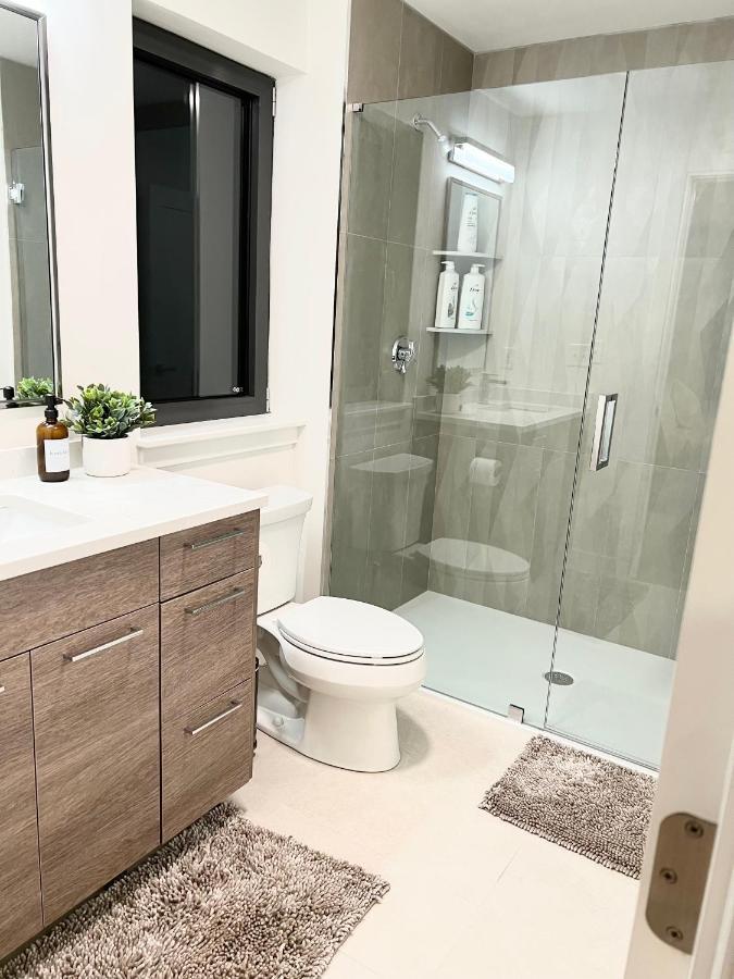 Modern 2 Bed Furnished Apartment In Quincy Bagian luar foto